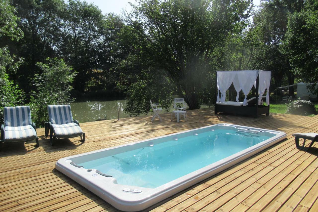 Le Moulin Calme Bed & Breakfast Luceau Bagian luar foto